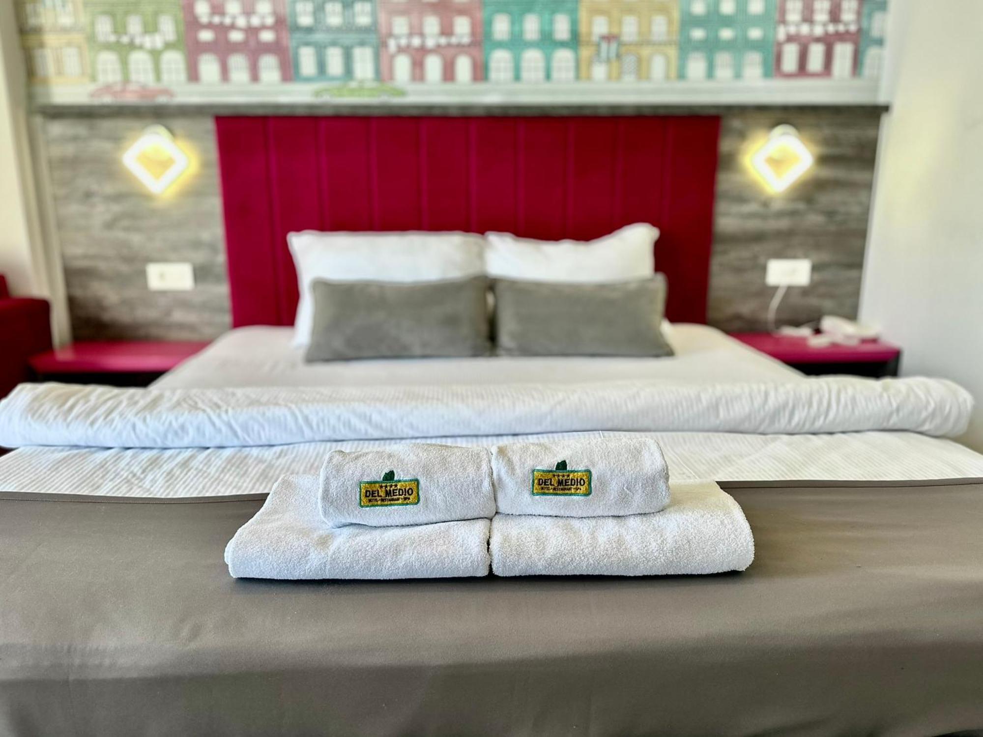 Hotel Del Medio Сутоморе Екстериор снимка