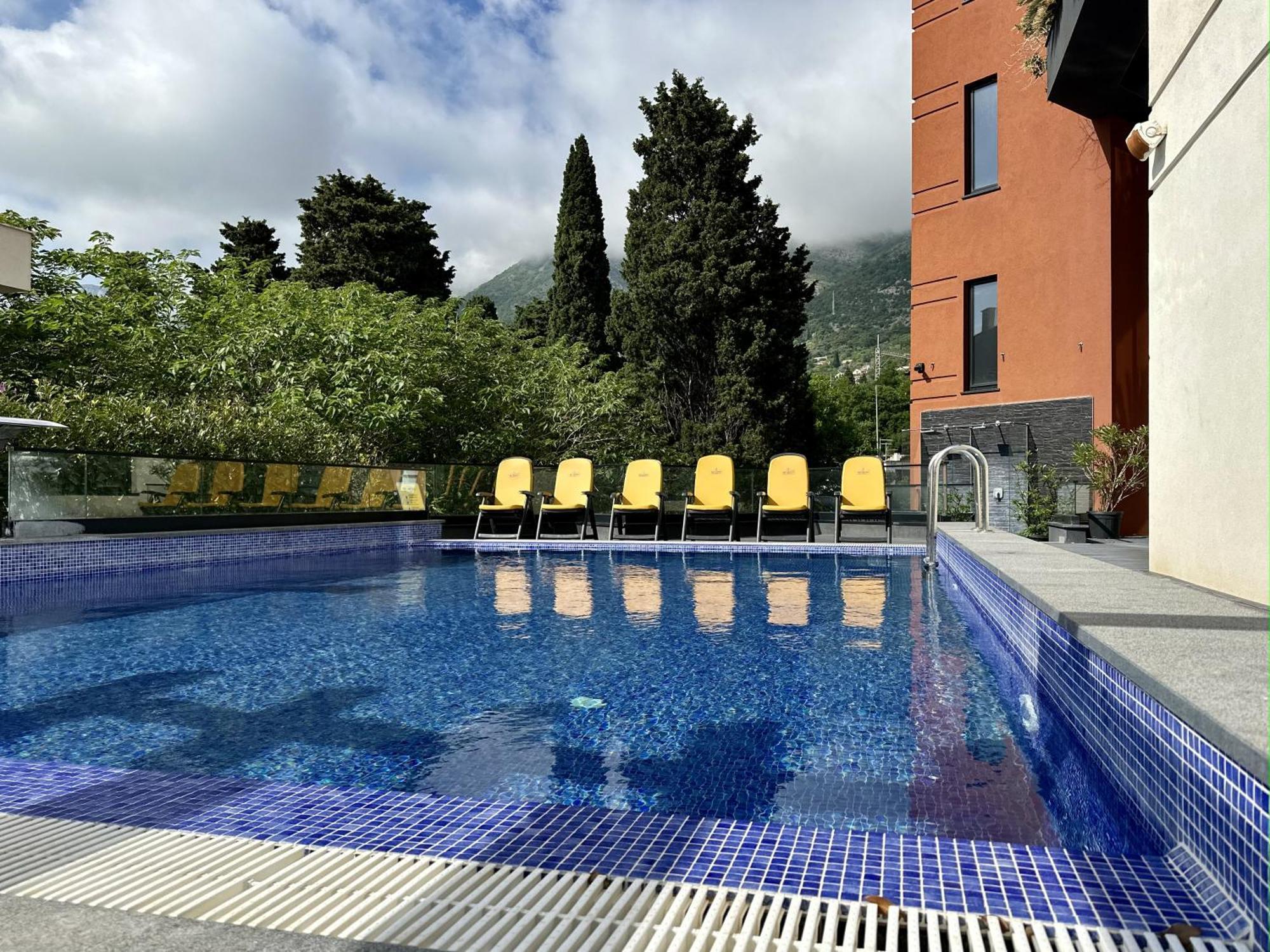 Hotel Del Medio Сутоморе Екстериор снимка